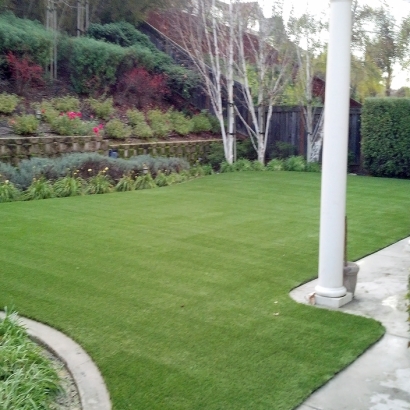 Putting Greens & Synthetic Lawn in Lake of the Woods, California