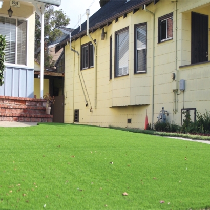 Backyard Putting Greens & Synthetic Lawn in North Tustin, California