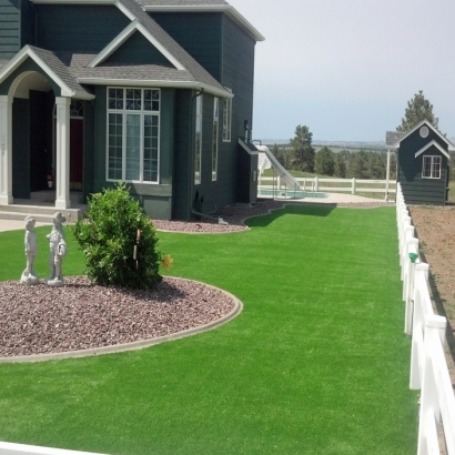 Backyard Putting Greens & Synthetic Lawn in Idyllwild-Pine Cove, California