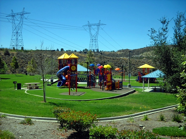 Artificial Lawn Crestline, California City Landscape, Parks
